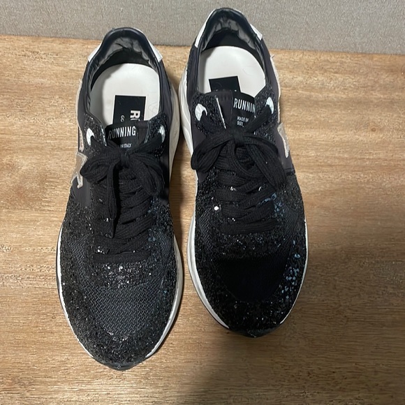 Golden Goose Shoes - Golden Goose Runners black w yellow star